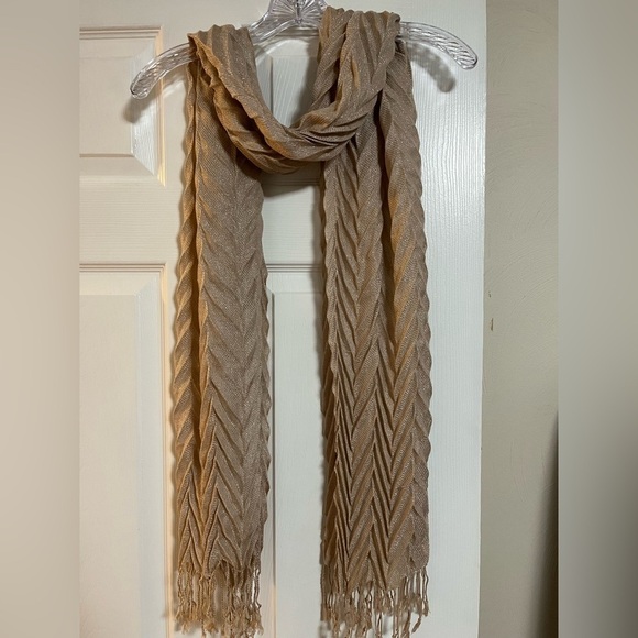 None Accessories - Elegant Tan Textured Scarf